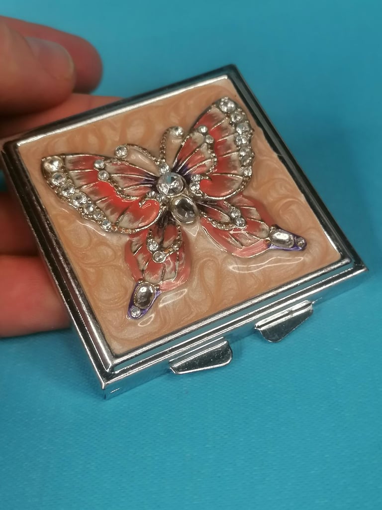 Butterfly Compact Mirror, Pocket Mirror.. As seen.