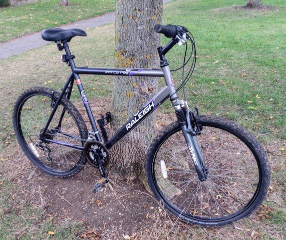 Men's 'Raleigh Manta Ray' Mountain Bike in Cambridge