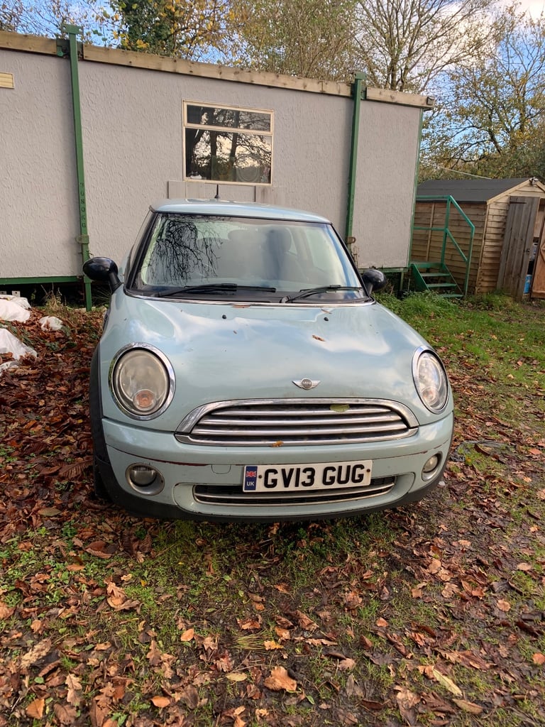 SPARES or REPAIRS Mini one 2013 plate