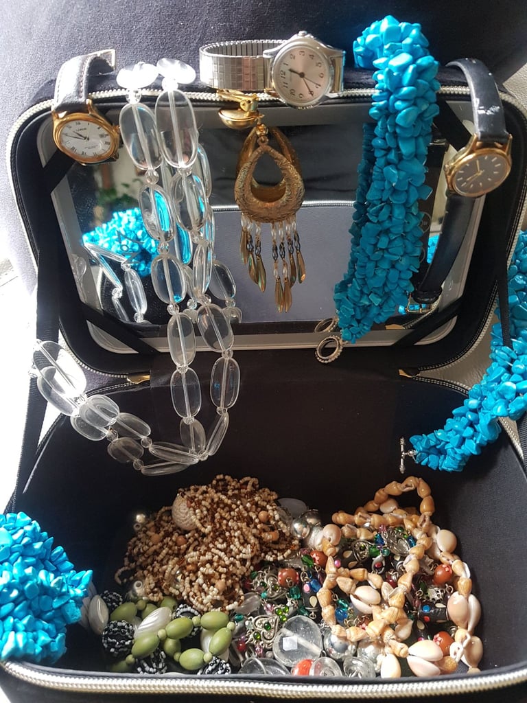 Any kind of unwanted jewellery whole or broken gold silver or brass and old watches
