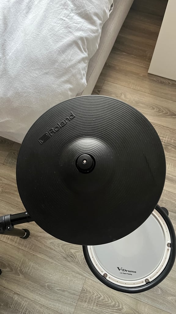 Roland TD-27KV Electronic Drum Kit – Excellent Condition, Includes Amp & Throne