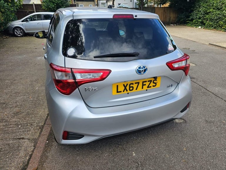 2018 Toyota Yaris 1.5 VVT-h Icon Tech E-CVT Euro 6 (s/s) 5dr Hatchback HYBRID ELECTRIC Automatic