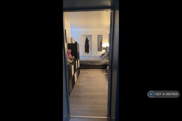 1 bedroom flat in Dimsdale Parade, Newcastle, ST5 (1 bed) (#2667866)