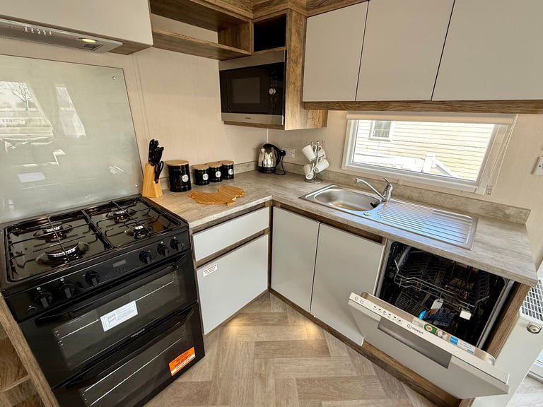 New Willerby Brookwood static caravan for sale at St Agnes Holiday Park, Truro -TR48HS 