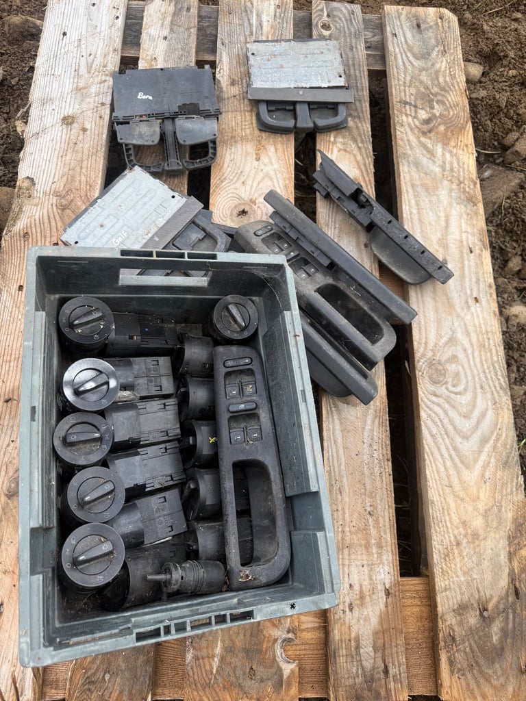 Volkswagen Bora Golf Mk4 Drink Holders, Window Switches, Headlight Switches 