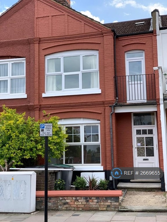 1 bedroom flat in Salisbury Road, London, N4 (1 bed) (#2669655)