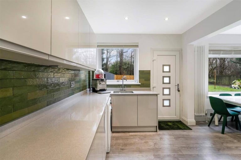 🖤✨Whitechapel Lifestyle: Spacious Double Room Availble Now!