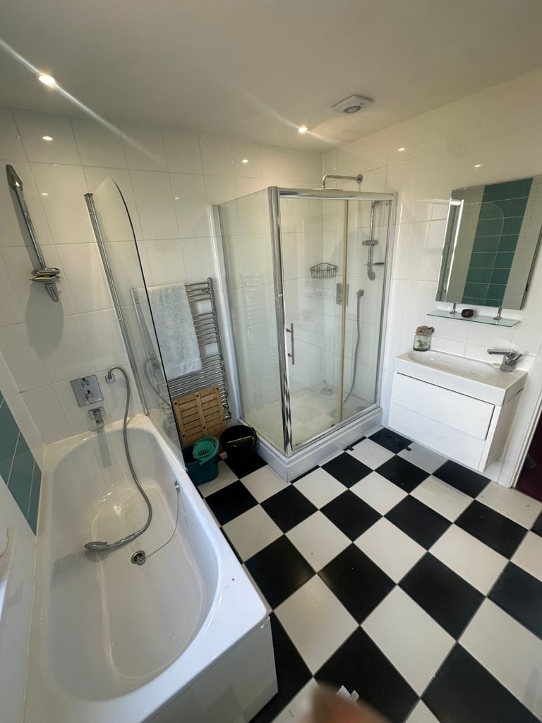 3 bedroom house in 3 Bed House For Rent, SE6