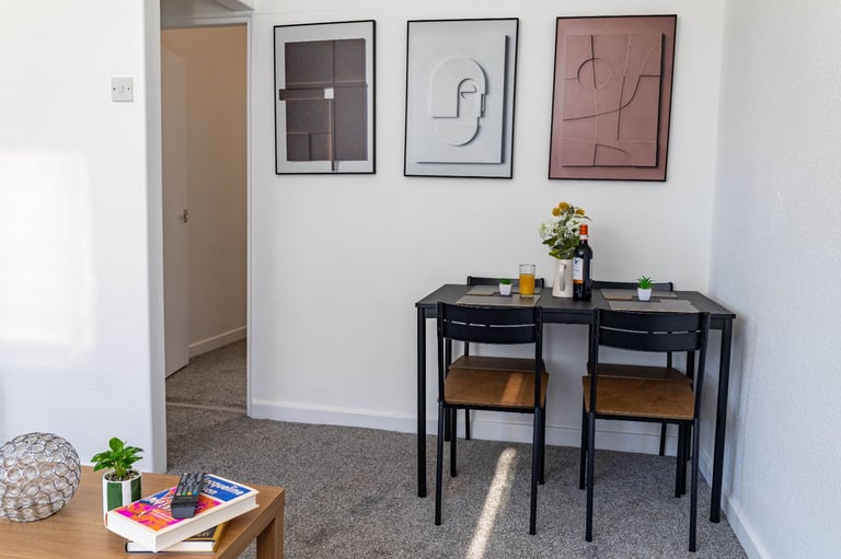 Flat 3 Blackpool | Furnished 1-BR Flat in Blackpool | Wi-Fi, Kitchen