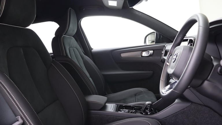 2025 Volvo XC40 2.0 B4P Plus Black Edition 5dr Auto ESTATE PETROL Automatic