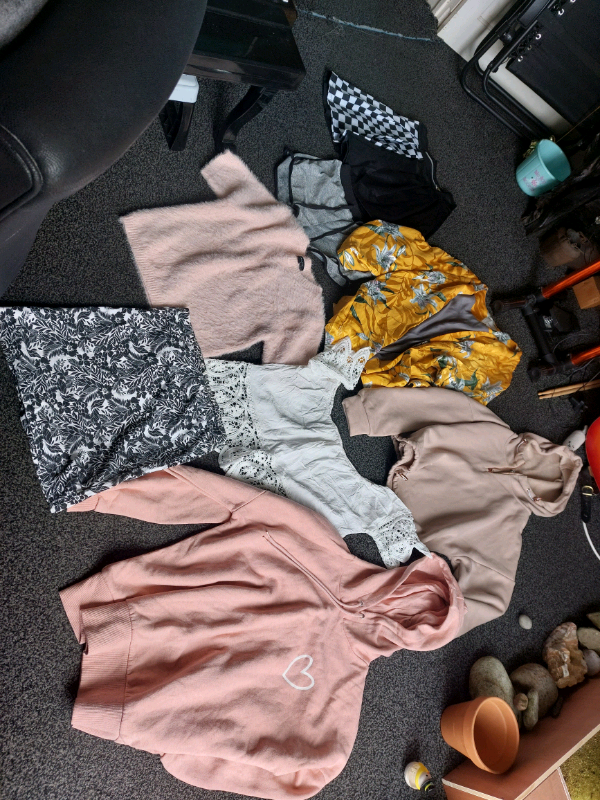 bundle of ladie clothes size m