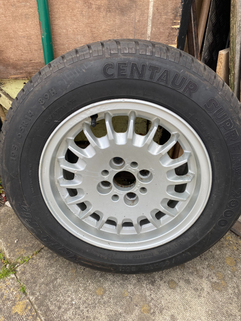 BMW OLD 14 INCH ALLOY WHEEL. GOOD CONDITION. 14x6J. 