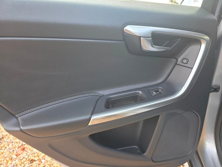 Volvo V60 D4 CROSS COUNTRY SE NAV