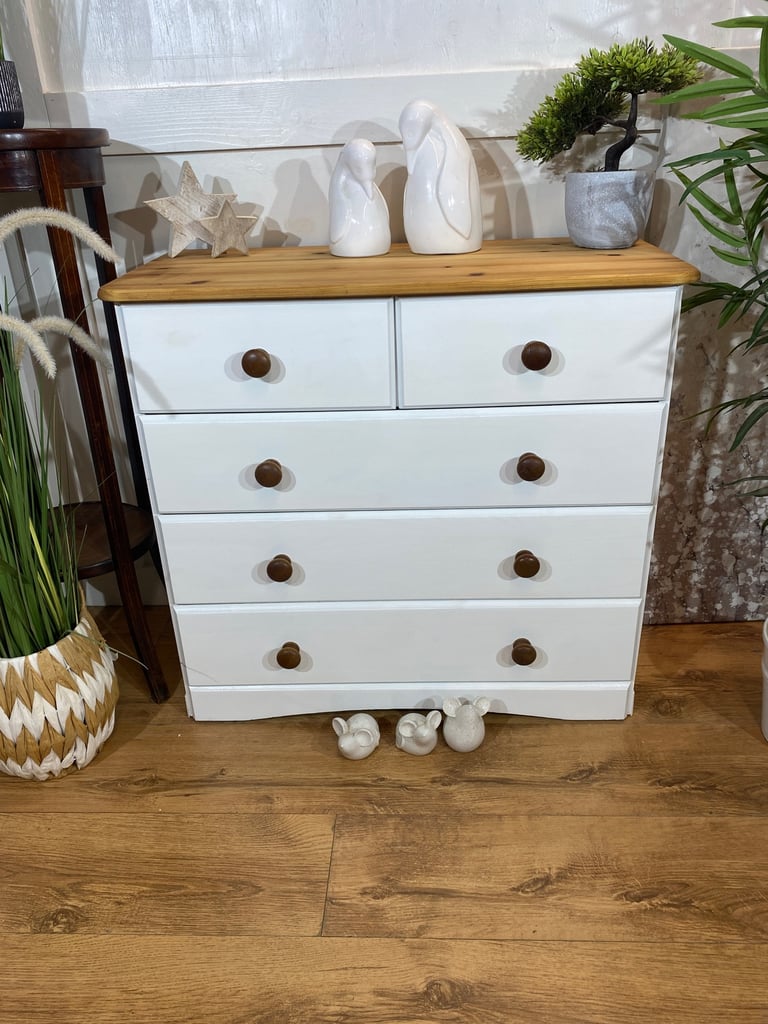 image for Chest of drawers