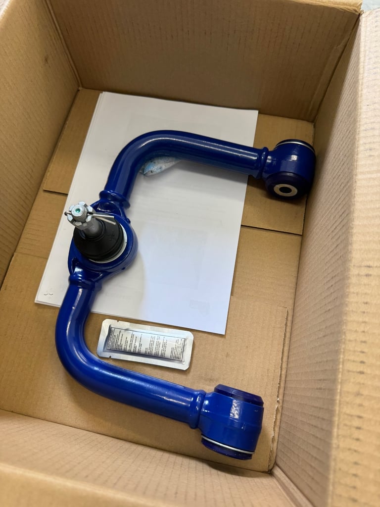 Nissan Navara np300 front upper control arms