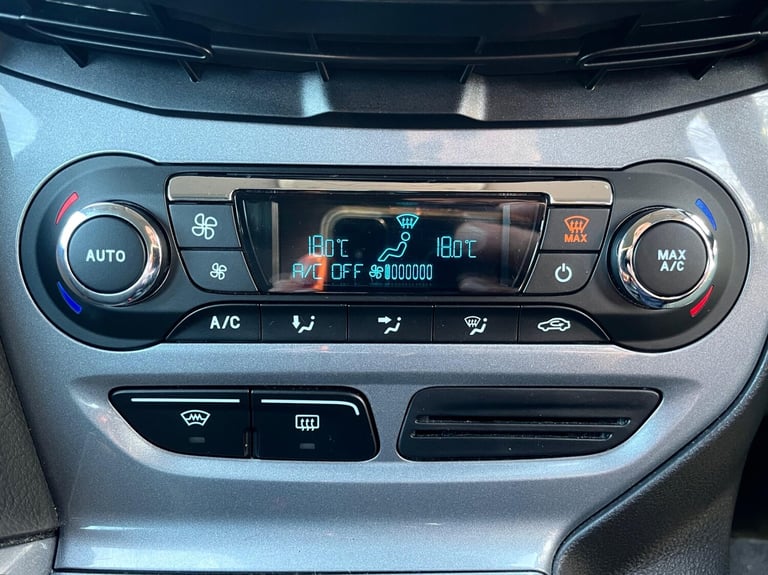 2011 Ford Focus 2.0 TDCi Titanium 5dr Powershift HATCHBACK DIESEL Automatic