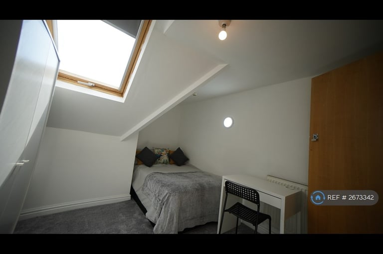 3 bedroom flat in Albany Road, Cardiff, CF24 (3 bed) (#2673342)