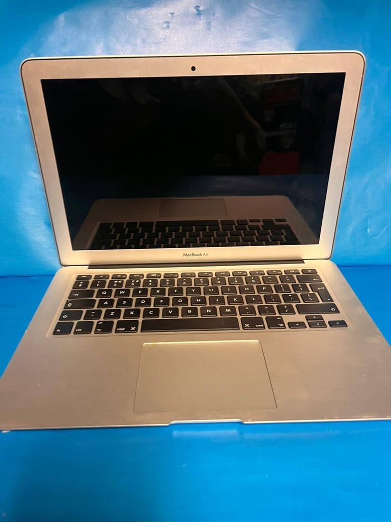 [Broken selling for spares and repairs] apple macbook air 