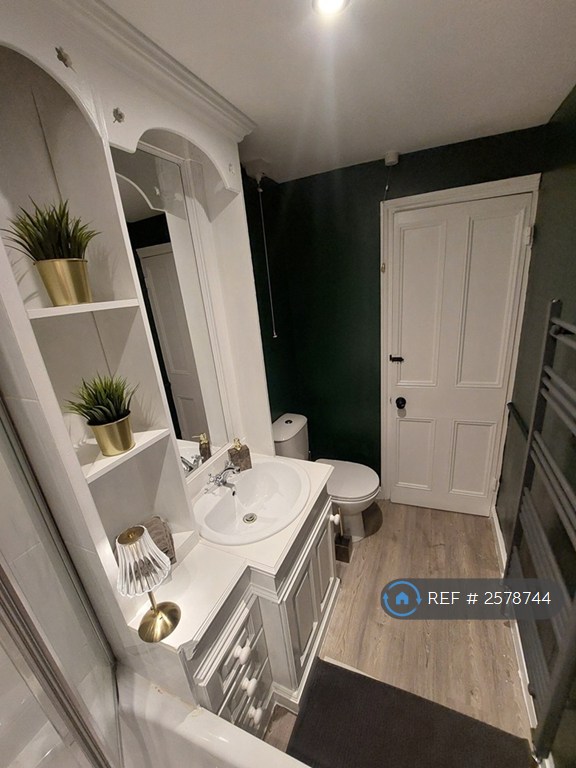 2 bedroom flat in Dover Place, Bristol, BS8 (2 bed) (#2578744)