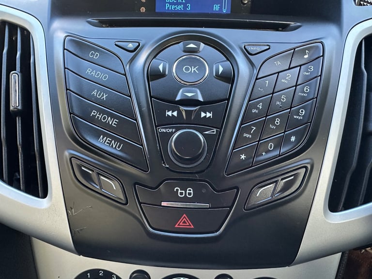 2012 Ford Focus 1.6 Zetec Hatchback 5dr Petrol Manual Euro 5 (125 ps) Petrol