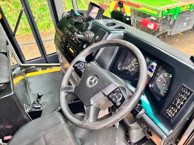 2019 69 Mercedes Econic 3235 E6 8x4 rear steer steel tipper epsilon crane & grab