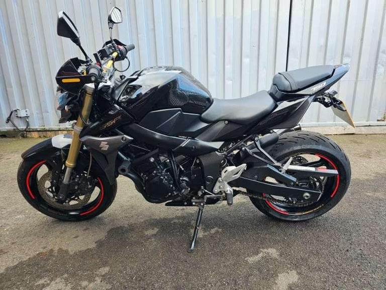 Suzuki GSR750 L1 '2011' HEATED GRIPS - CARBON SILENCER