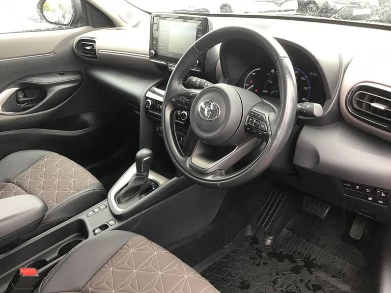  Toyota Yaris Cross 1.5 VVT-h Excel SUV 5dr Petrol Hybrid E-CVT Euro 6 (s/s) (116 ps) Petrol/Elec...