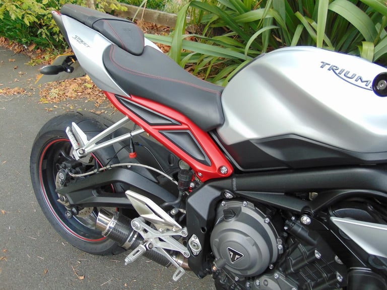 Triumph Street Triple R 765 2018 super low miles streetfighter Brembo ABS brakes