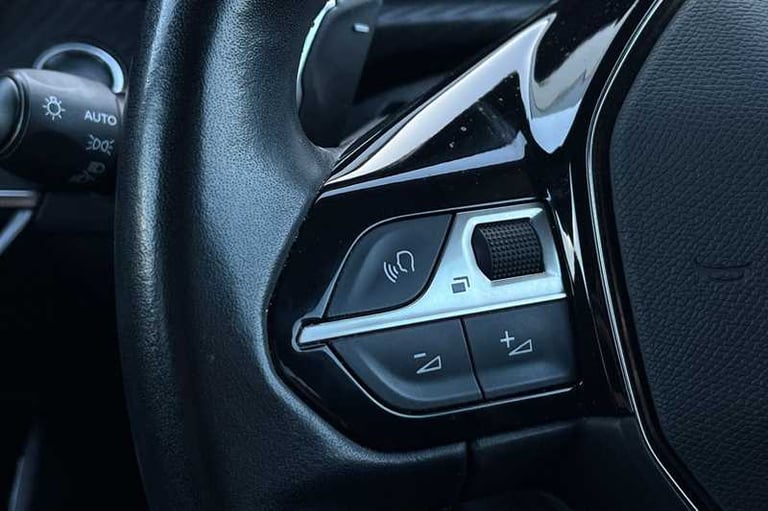 2021 Peugeot 2008 1.2 PureTech Allure Premium SUV 5dr Petrol EAT Euro 6 (s/s) (130 ps) SUV Petrol...