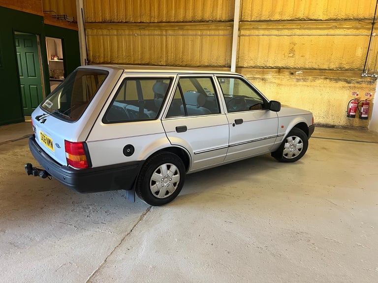 Ford Escort MK4 1.6GL Estate - Walk Around Video
