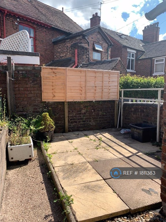 2 bedroom house in Grove Street, Leek, ST13 (2 bed) (#1811383)