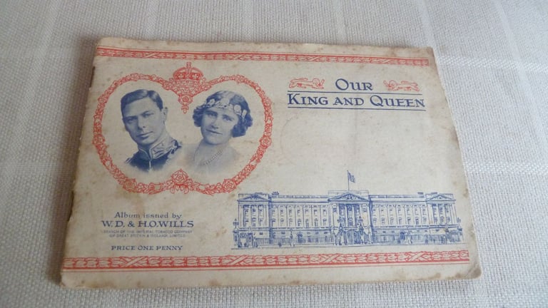 Selection of vintage and modern Royal Family memorabilia books and brochures