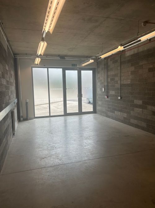 Workshop available for rent inc heat and light Unit D9 - 430 sq ft