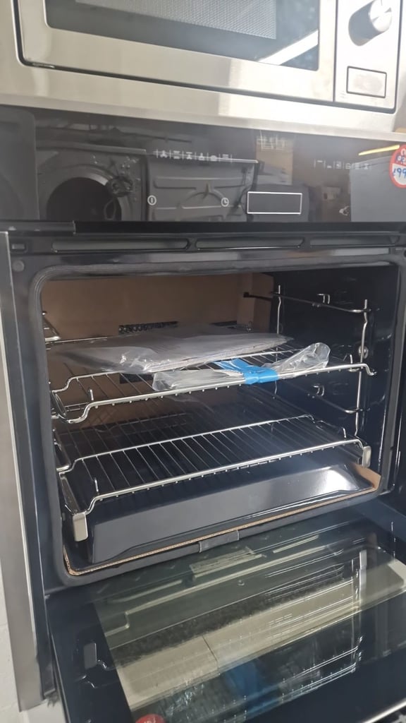 Displayed Neff Hide & Slide Built-in Single Electric Oven 