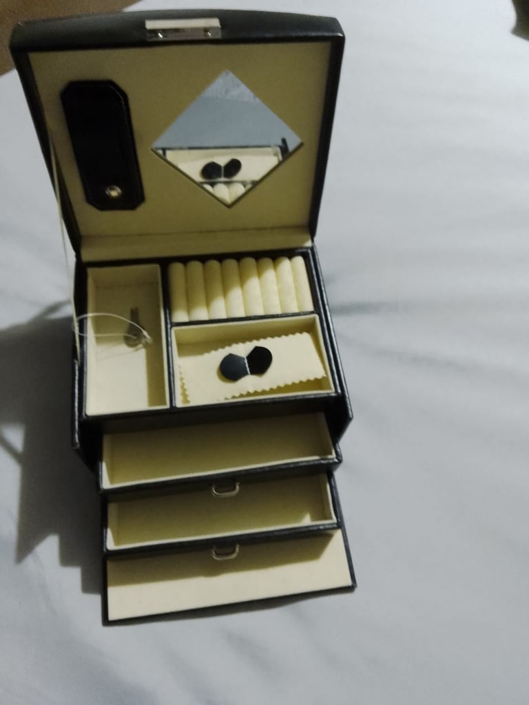 Brand new jewellery box