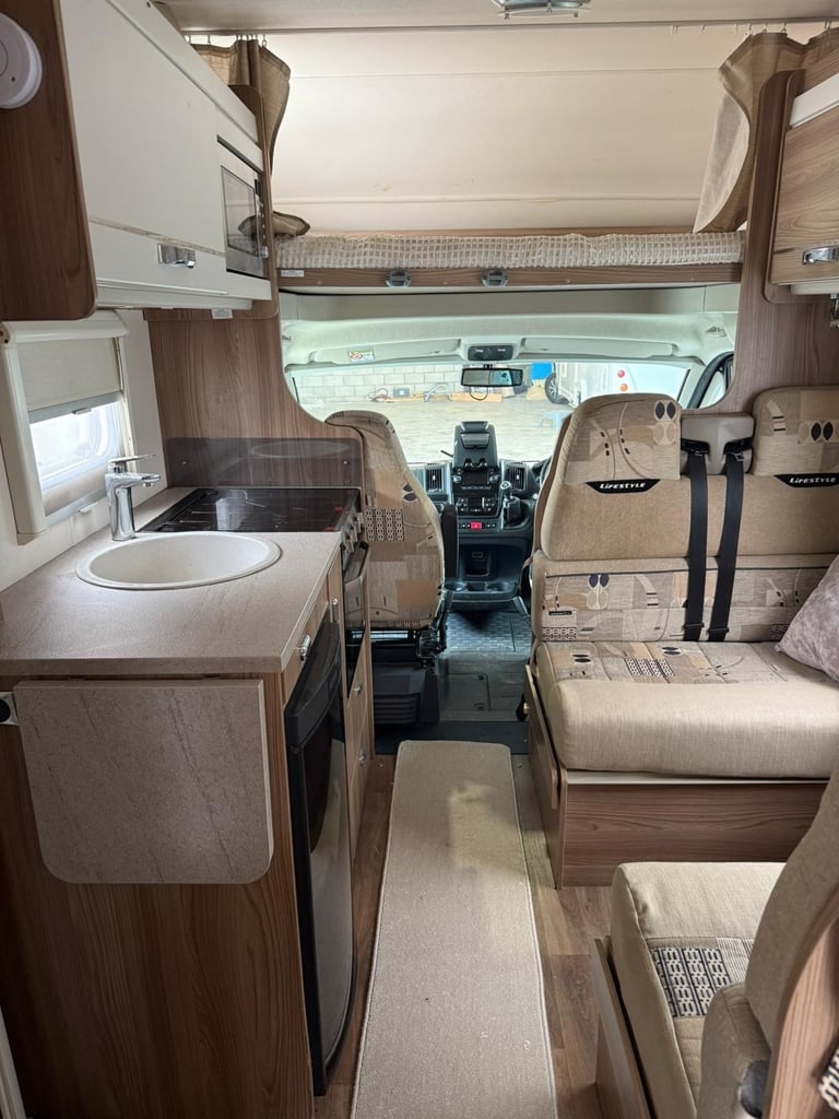2016 - Swift Lifestyle 686 - 2.3ltr - apx 70k - 6 Berth / 6 Belts 