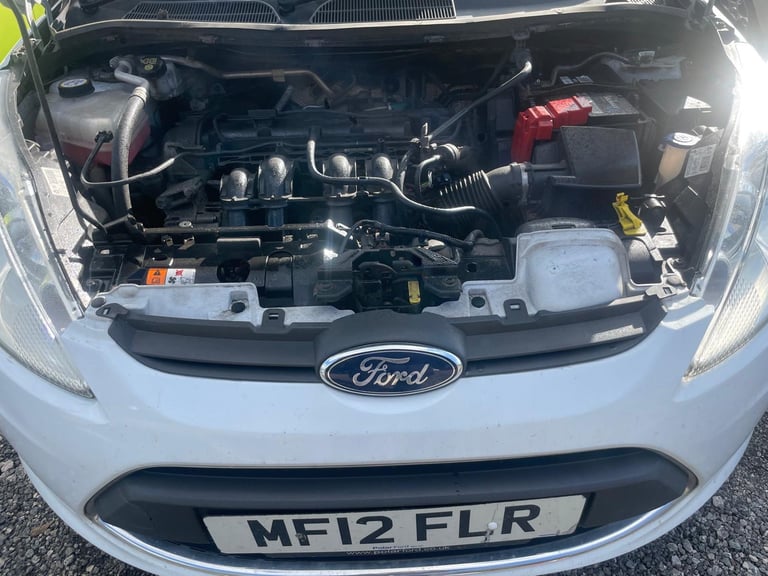 FORD FIESTA 1.2 ZETEC 12 REG WHITE 3 DOOR MOT FEBRUARY 24TH 2026 TAX £165 LOW INSURANCE 50+MPG