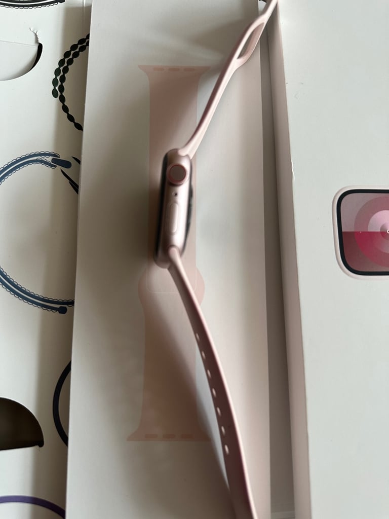 Apple Watch series 9 41MM Pink Excellent condition 