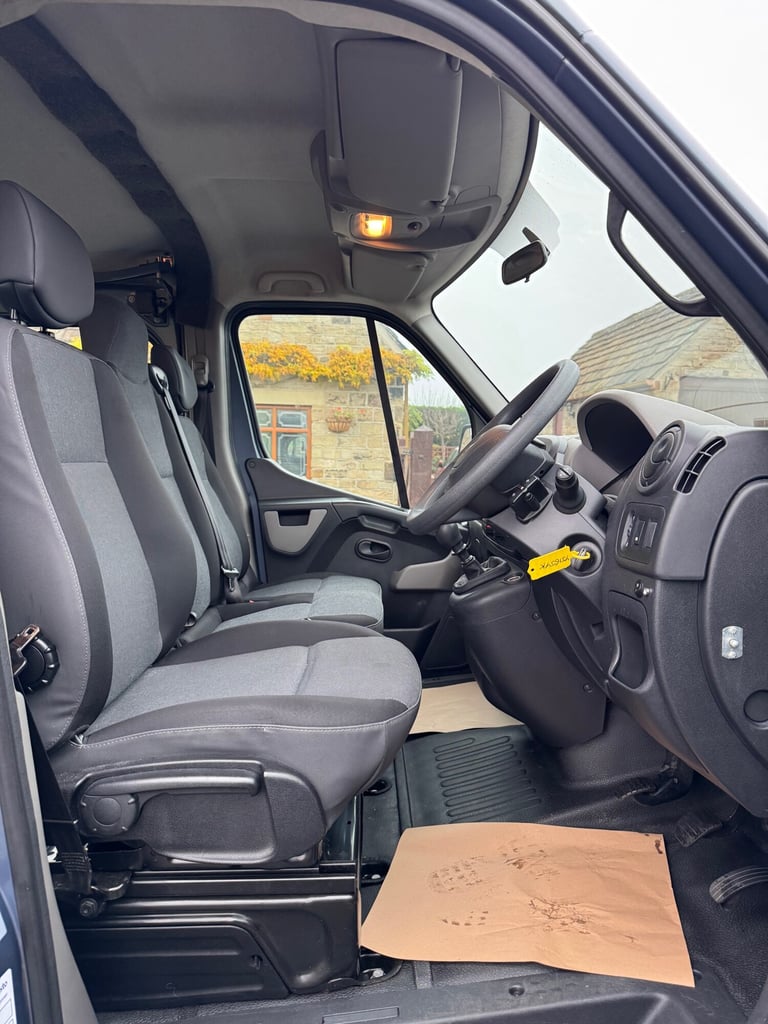 2016 Renault Master 2016 RENAULT MASTER 2.3 DCI SL28 BUSINESS SWB WINDOW VAN PANEL VAN Diesel Manual