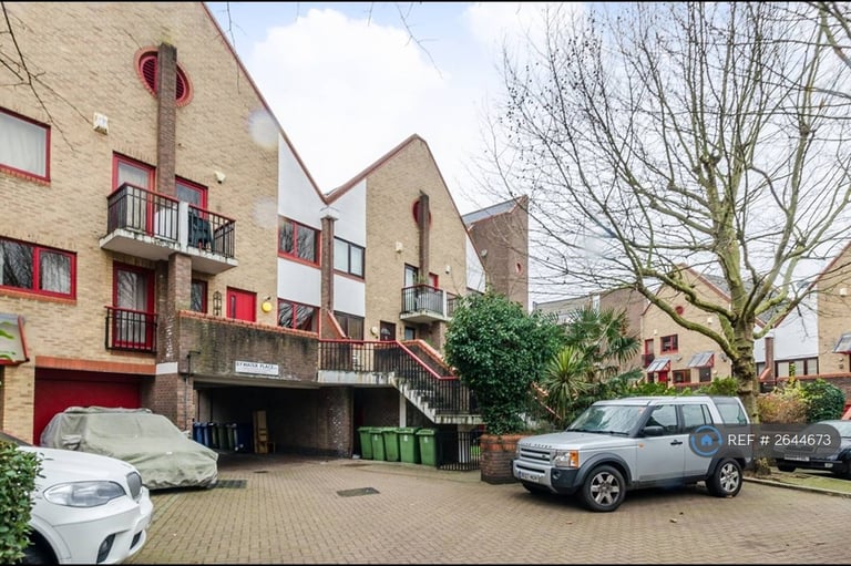 3 bedroom flat in Bywater Place, London, SE16 (3 bed) (#2644673)