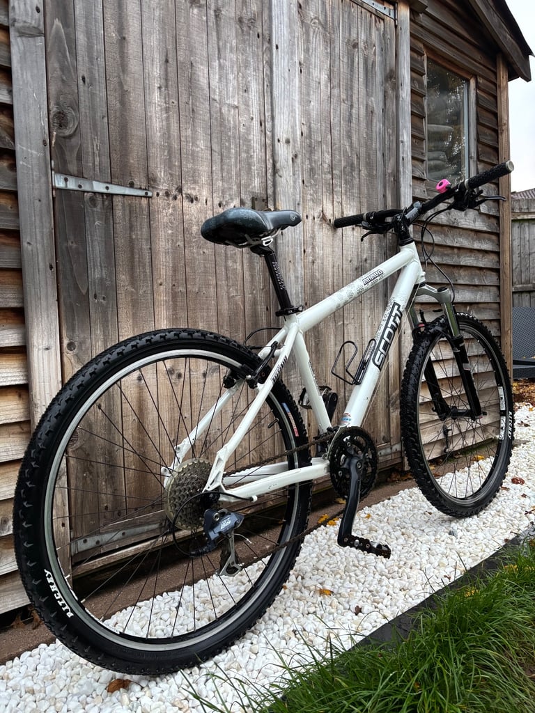 Ladies Lightweight SCOTT Aluminium Mountain Bike (Great Condition)