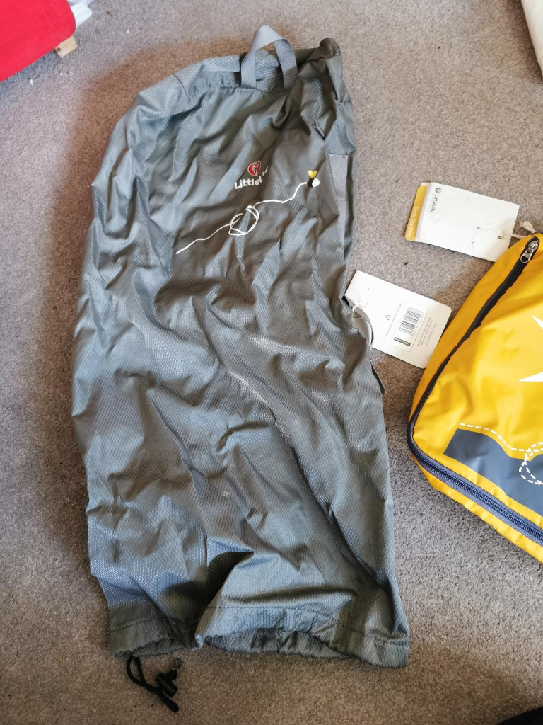 Little Life Traveller 2 child carrier