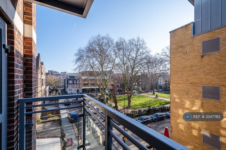 2 bedroom flat in Hoxton Square, London, N1 (2 bed) (#2247782)