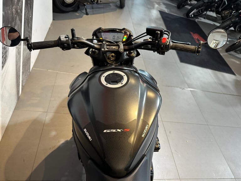 Suzuki GSX-S GSXS 1000 Phantom 2019 with 8017 miles + extra's 
