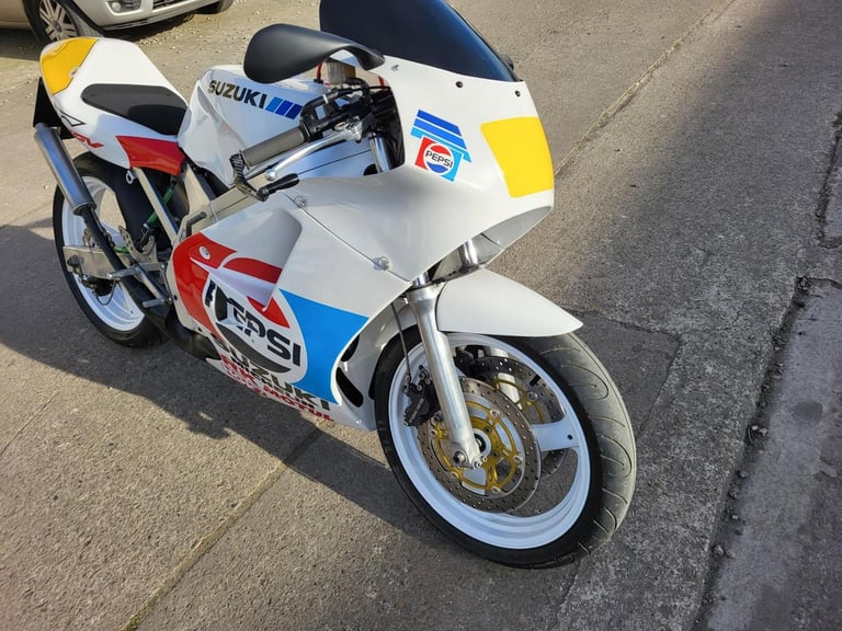 1989 F SUZUKI RGV250 VJ21 RGV 250 CLASSIC RETRO TWO STROKE PEPSI RACE REPLICA