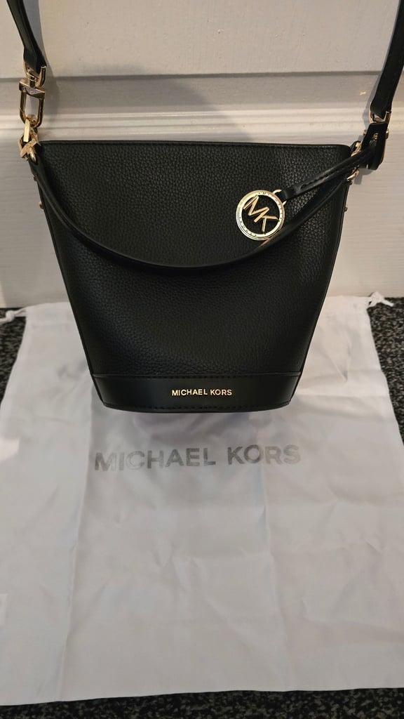 image for Genuine, Michael Kors Townsend bucket bag, black Pebbled Leather,   Crossbody Bag.