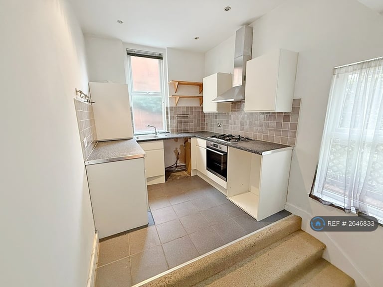 2 bedroom flat in Hartington Road, Toxteth, Liverpool, L8 (2 bed) (#2646833)
