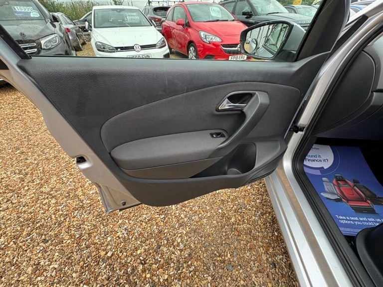 2012 Volkswagen Polo 1.4 SE Hatchback 5dr Petrol DSG Euro 5 (85 ps) Hatchback Petrol Automatic