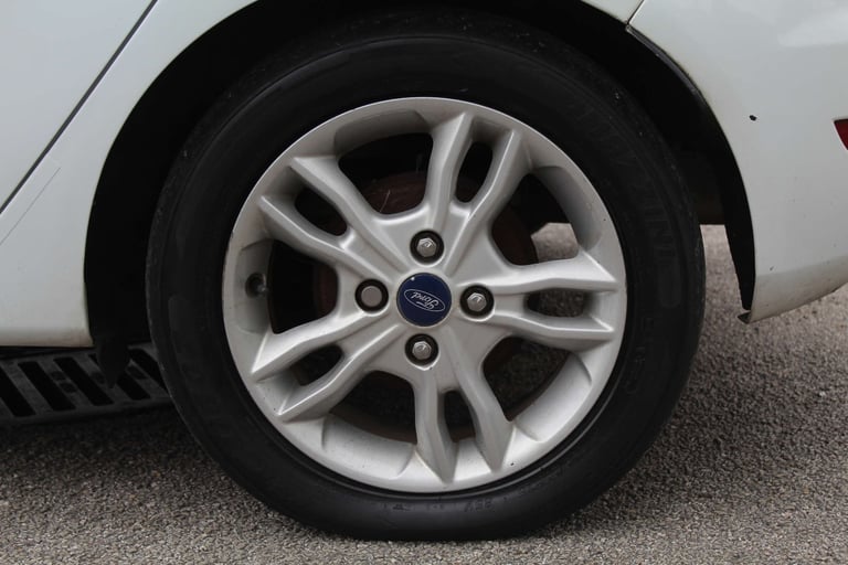 2014 Ford Fiesta 1.2 Fiesta Zetec 5dr Hatchback Petrol Manual