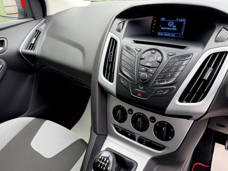 2013 Ford Focus 1.0T EcoBoost Zetec S Hatchback 5dr Petrol Manual Euro 5 (s/s) (125 ps) Hatchback...